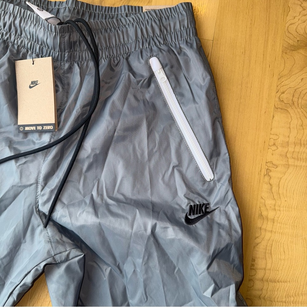 NEW Nike Windrunner Woven Lined Joggers w/Zip front & back pockets & zip ankles - Picture 4 of 10